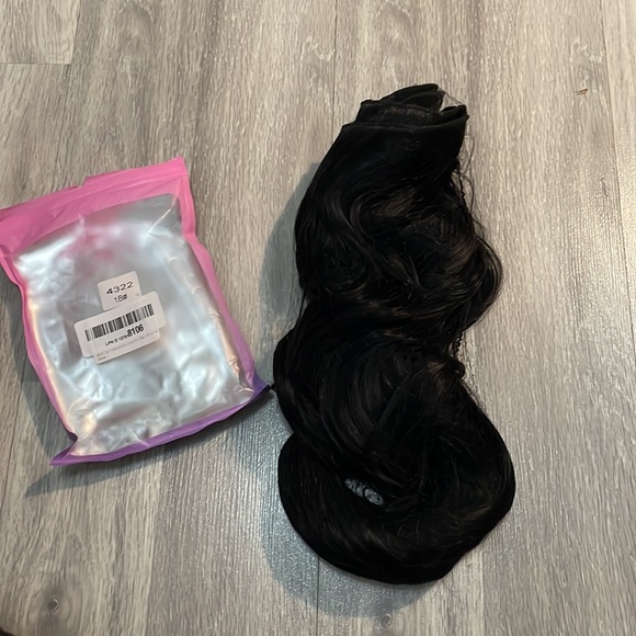 Black synthetic clip in extensions 18” - Picture 5 of 6